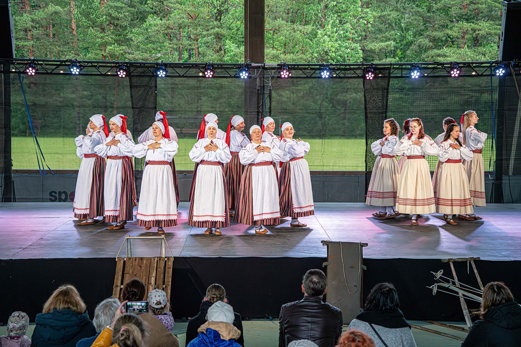 Hetk Vastseliina uisuväljakul toimunud tantsuetendusest. Foto: RAIN TRAAGEL PHOTOGRAPHY